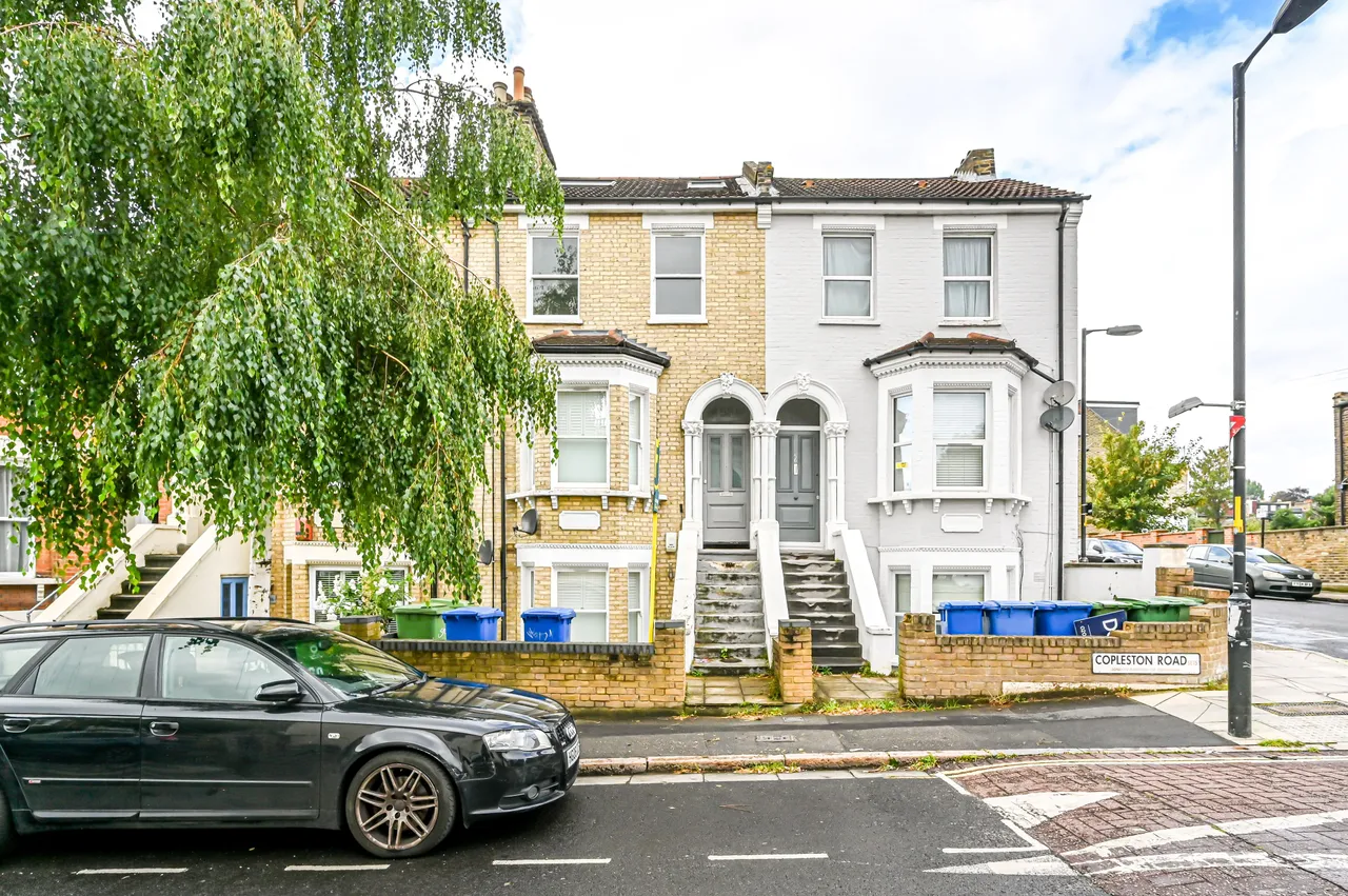 2 bed flat to rent — 58c Copleston Road, London