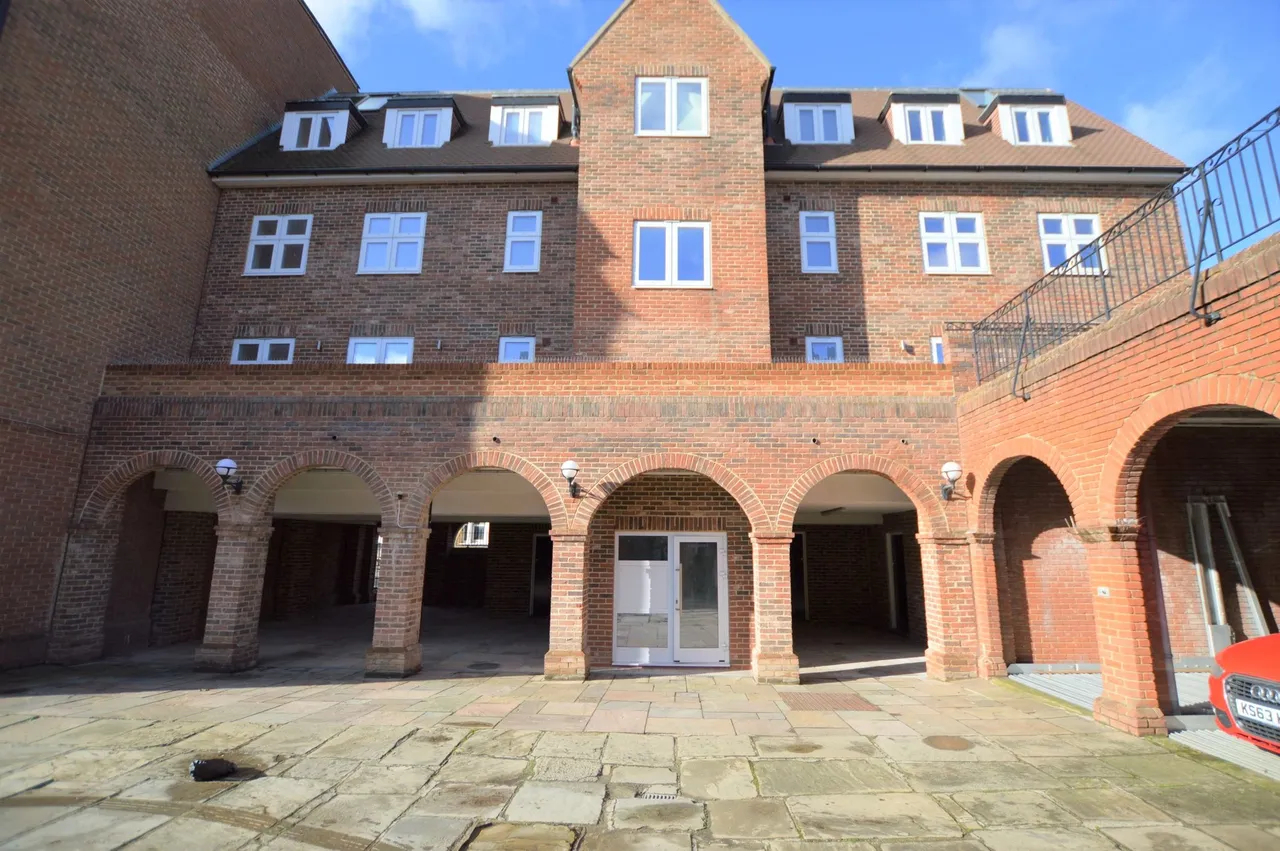1 bed property to rent — Kent Road, Dartford, Kent, DA1 2FJ