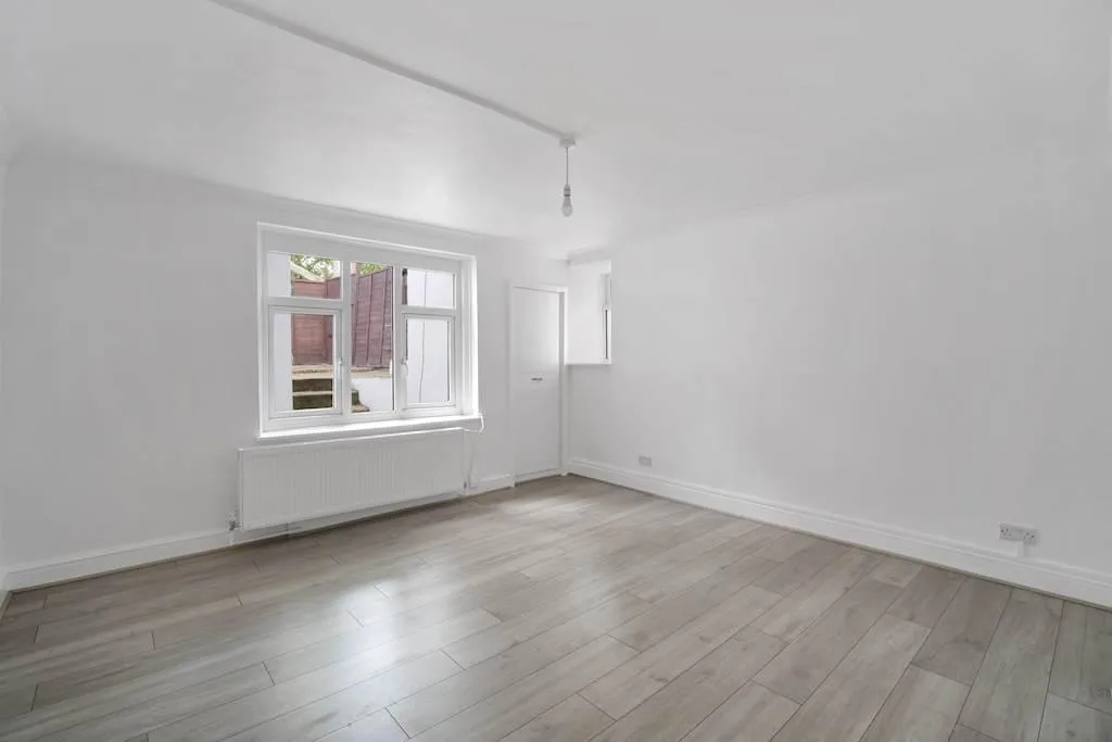 Selhurst Road, South Norwood, SE25, photo 9