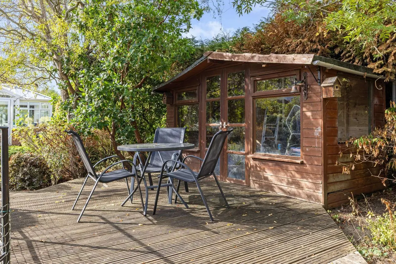 Heathway, East Horsley, KT24, photo 17