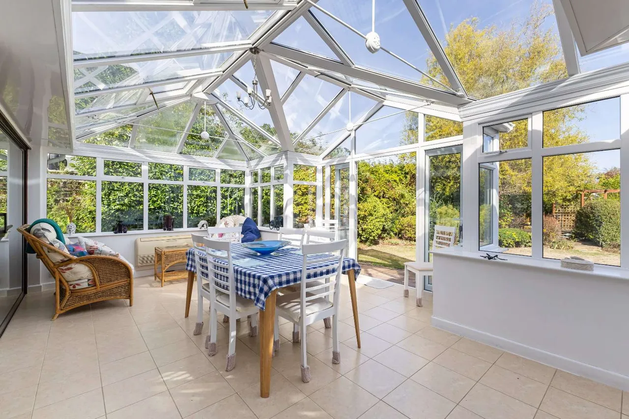 Heathway, East Horsley, KT24, photo 7