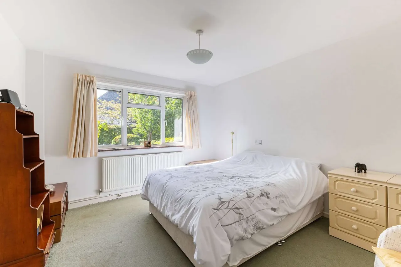 Heathway, East Horsley, KT24, photo 11