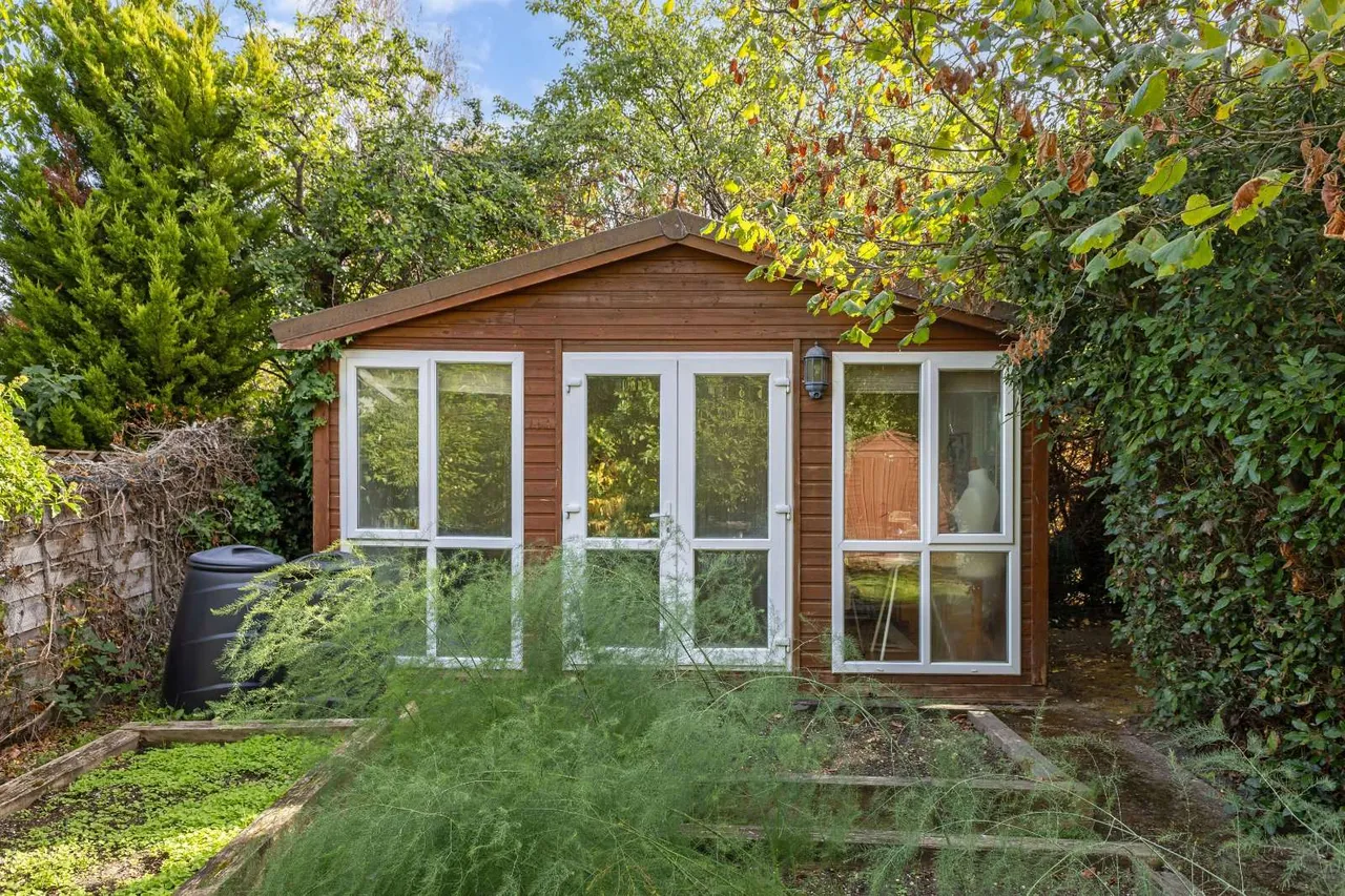 Heathway, East Horsley, KT24, photo 16