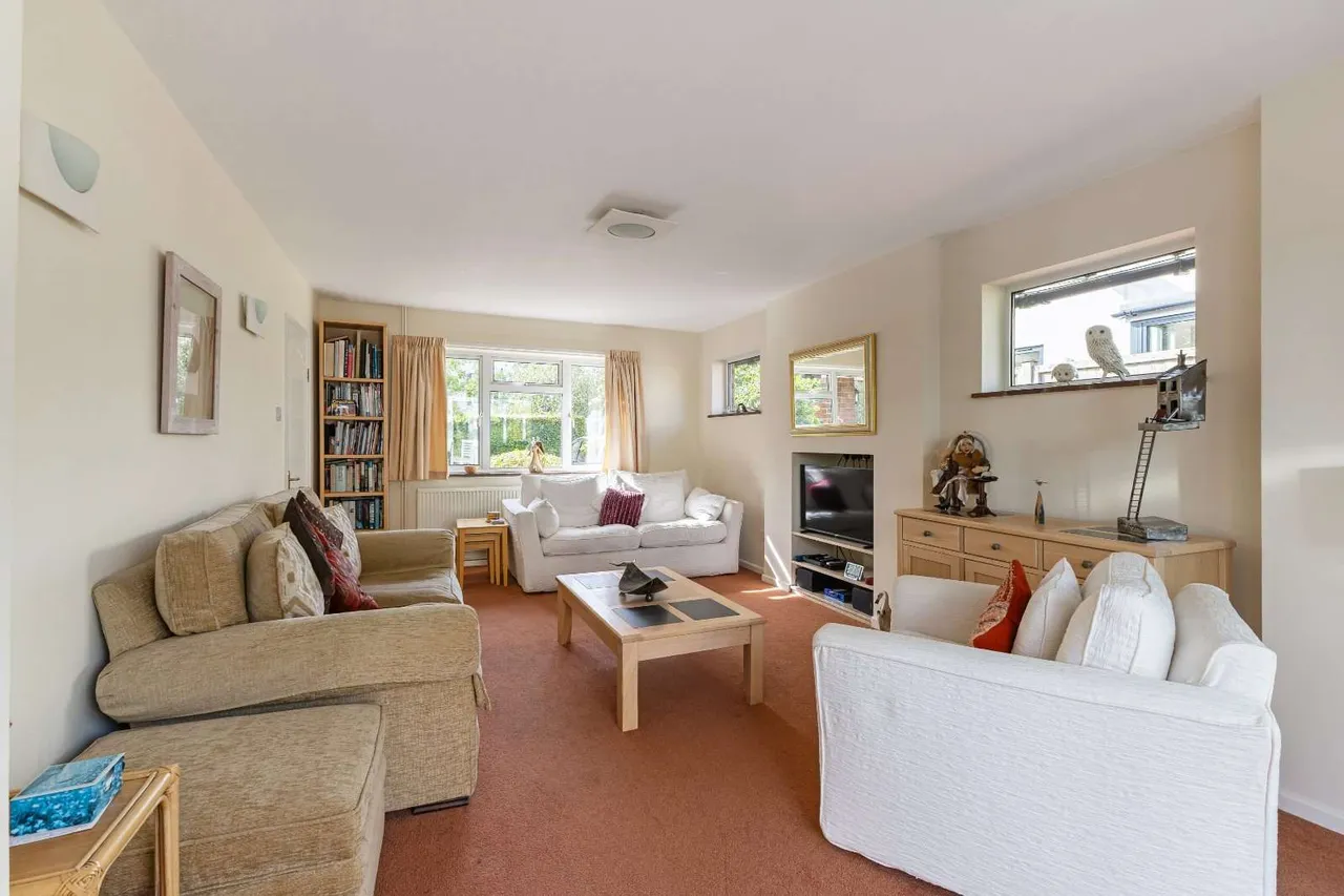 Heathway, East Horsley, KT24, photo 5