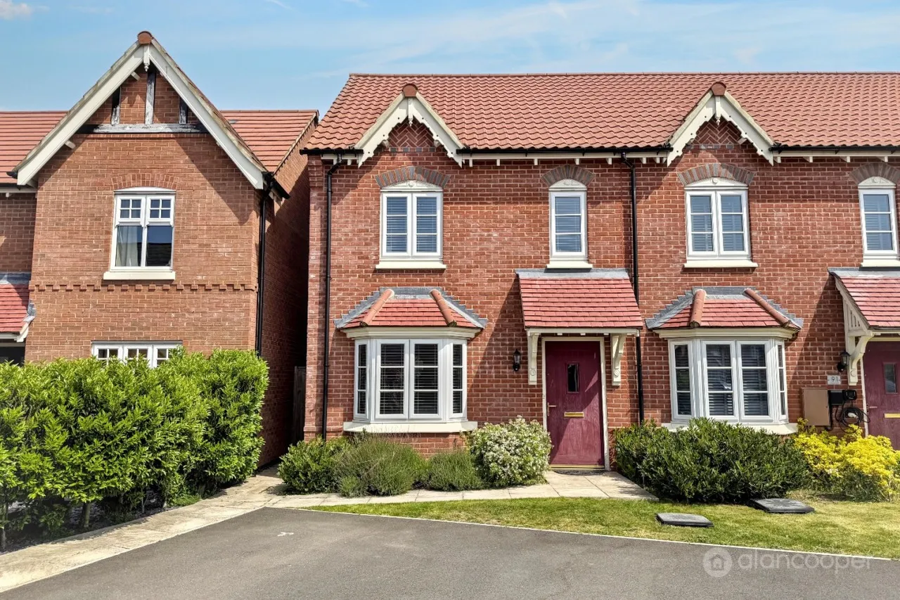 3 bed house for sale, Sunburst Drive, Manor Fields, CV11