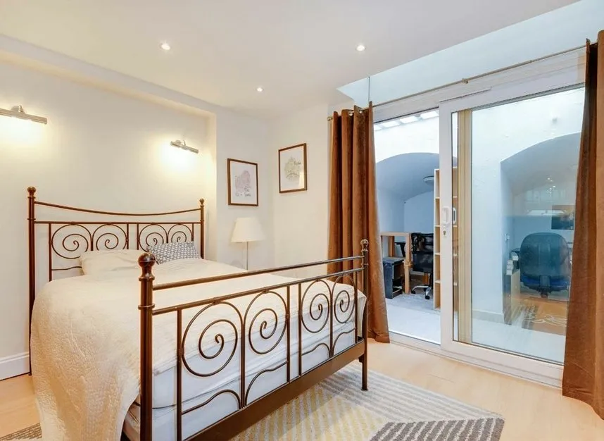 Englands Lane, Belsize Park, NW3, photo 5