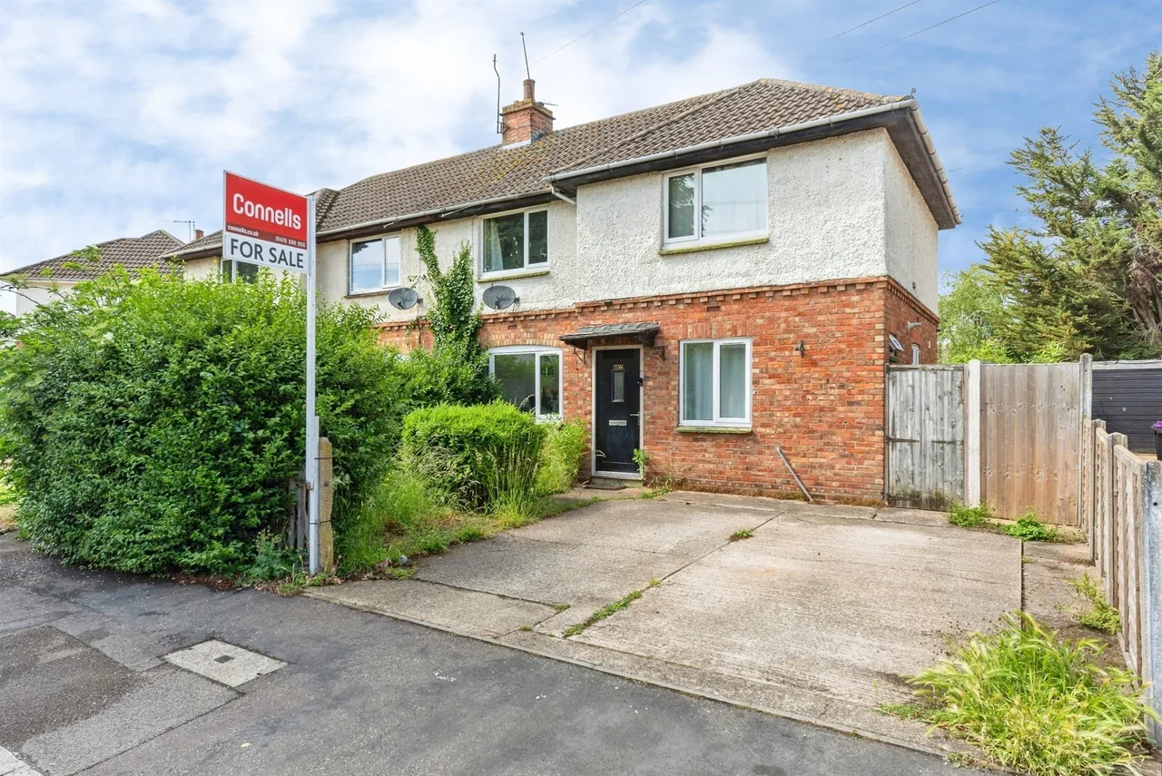 3 bed house for sale — The Drive, Grantham