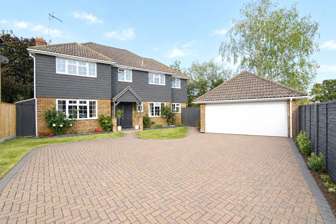 4 bed house for sale, Ravenscroft, Hook, RG27