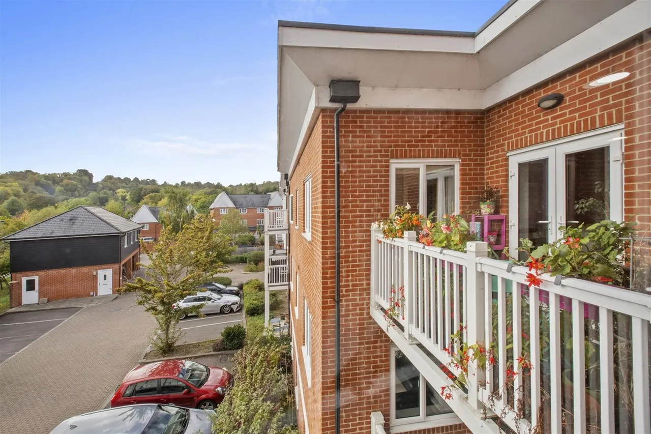 Chequers Avenue, High Wycombe, HP11, photo 14