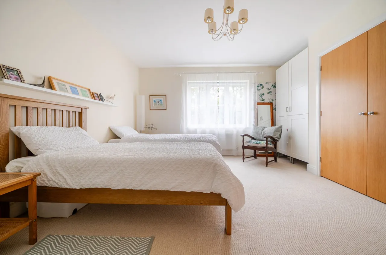 Wealden Drive, Westhampnett, PO18, photo 16