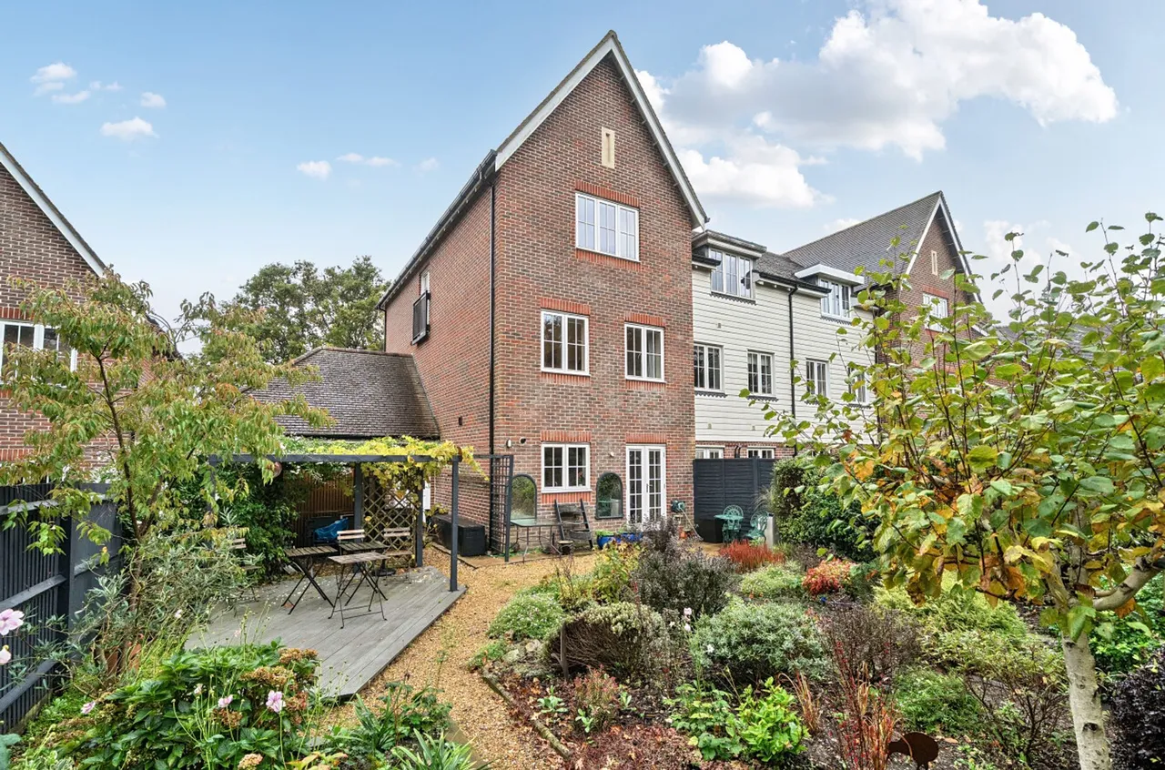 Wealden Drive, Westhampnett, PO18, photo 3