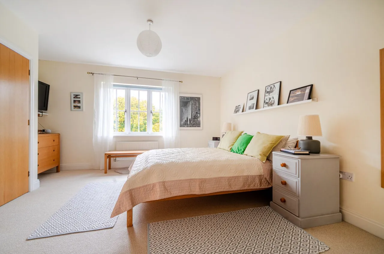 Wealden Drive, Westhampnett, PO18, photo 18