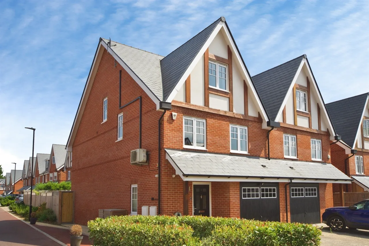 4 bed house for sale — Anderson Close, Broxbourne