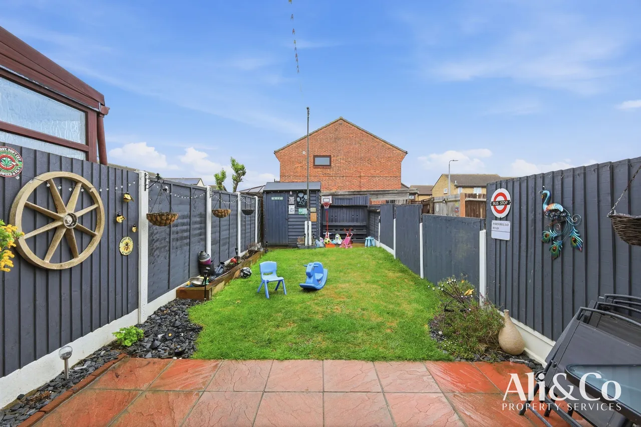 Shaw Crescent, Tilbury, Essex, RM18 8HY, photo 15