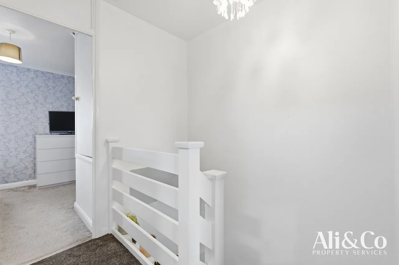 Shaw Crescent, Tilbury, Essex, RM18 8HY, photo 9