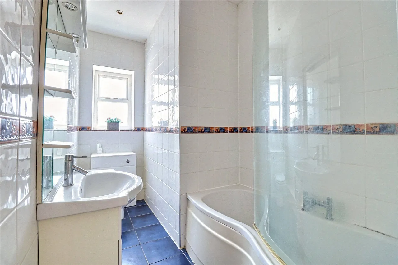Town Street, Horsforth, LS18, photo 12
