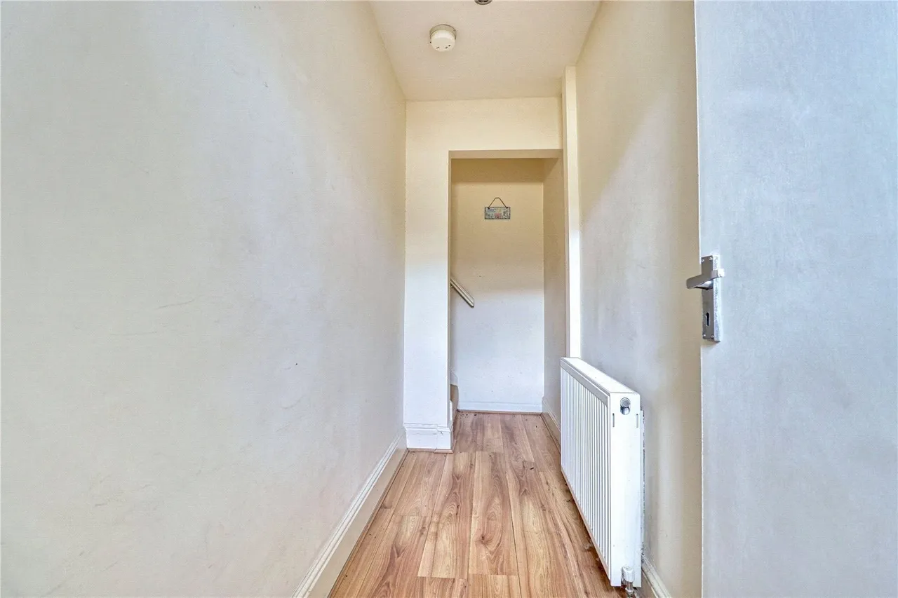 Town Street, Horsforth, LS18, photo 6