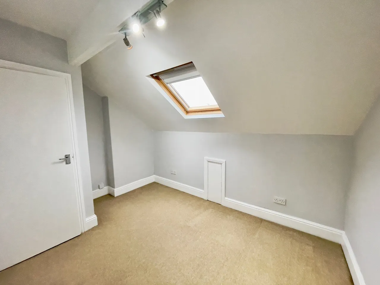 Town Street, Horsforth, LS18, photo 10