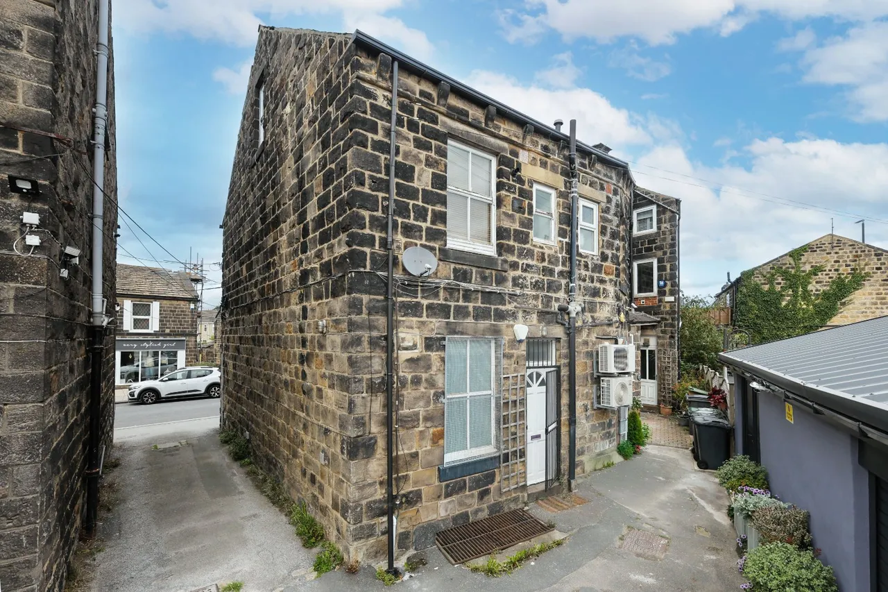 Town Street, Horsforth, LS18, photo 13