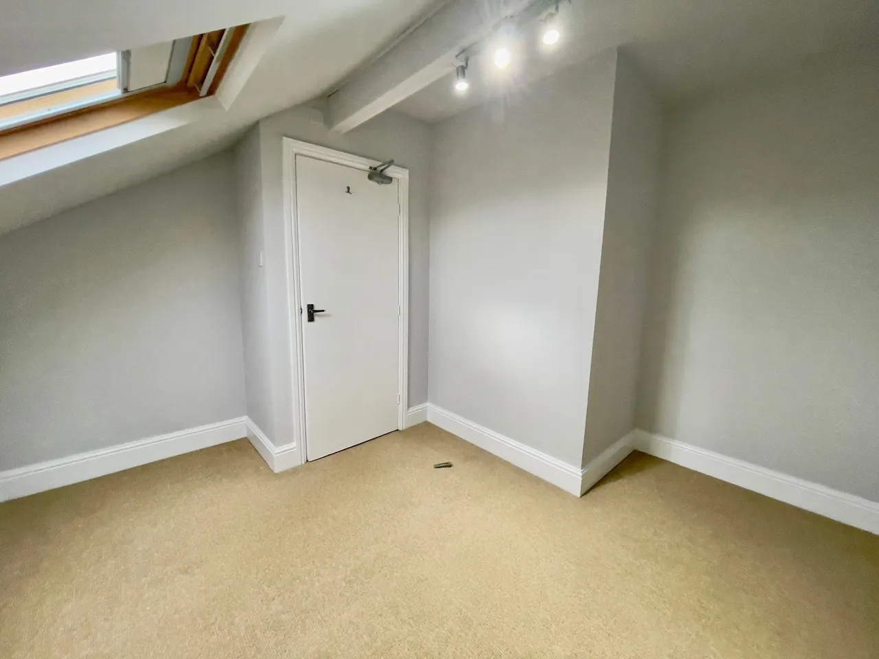 Town Street, Horsforth, LS18, photo 8