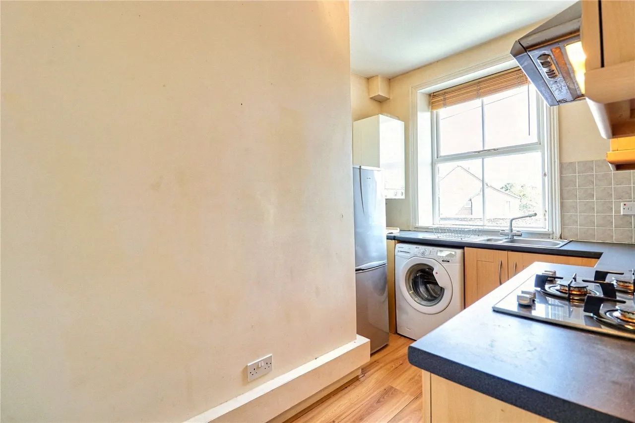 Town Street, Horsforth, LS18, photo 3