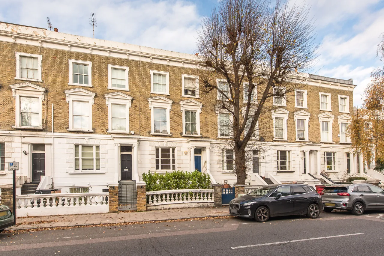 3 bed flat for sale — 110a Belsize Road, London