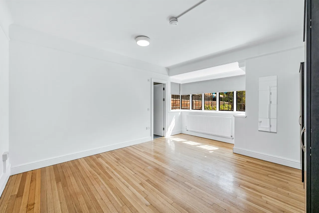 Elm Avenue, London, W5, photo 2