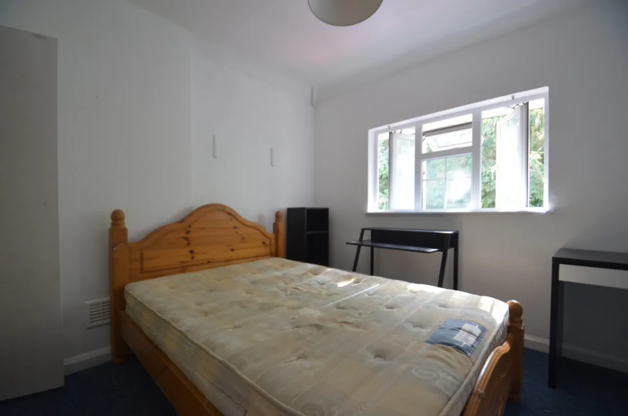Spring Rise, Egham, photo 9