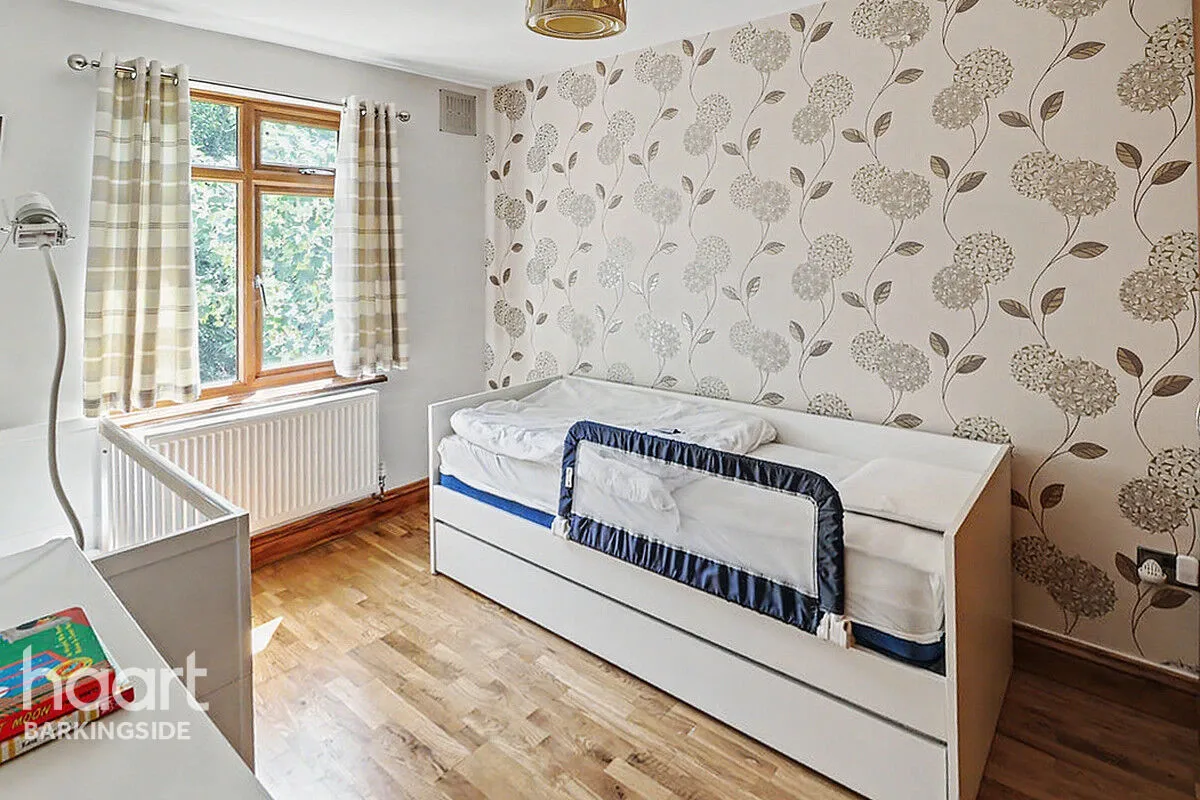 Warren Road, Barkingside, IG6, photo 14
