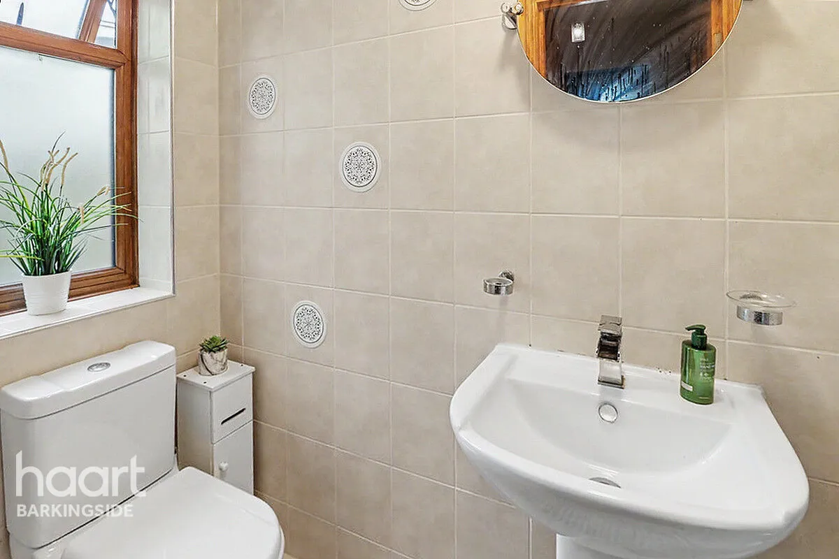 Warren Road, Barkingside, IG6, photo 9