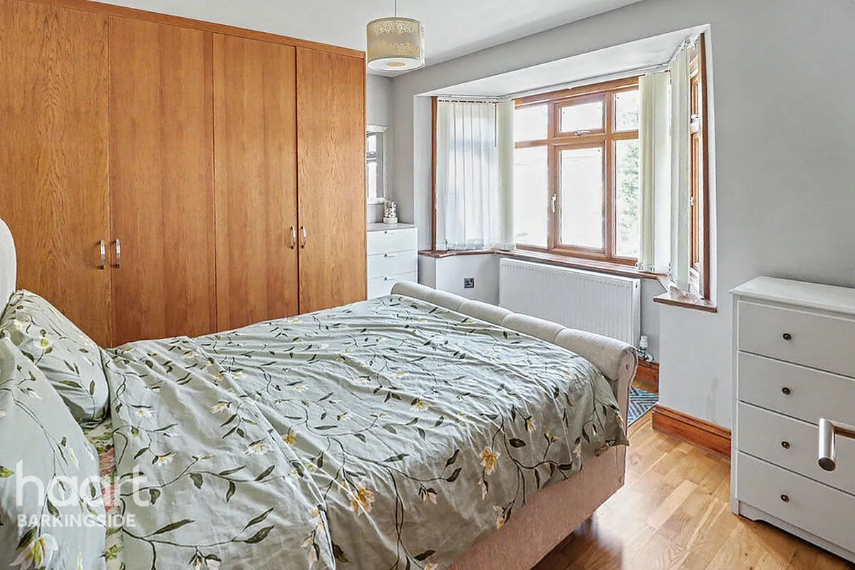 Warren Road, Barkingside, IG6, photo 12