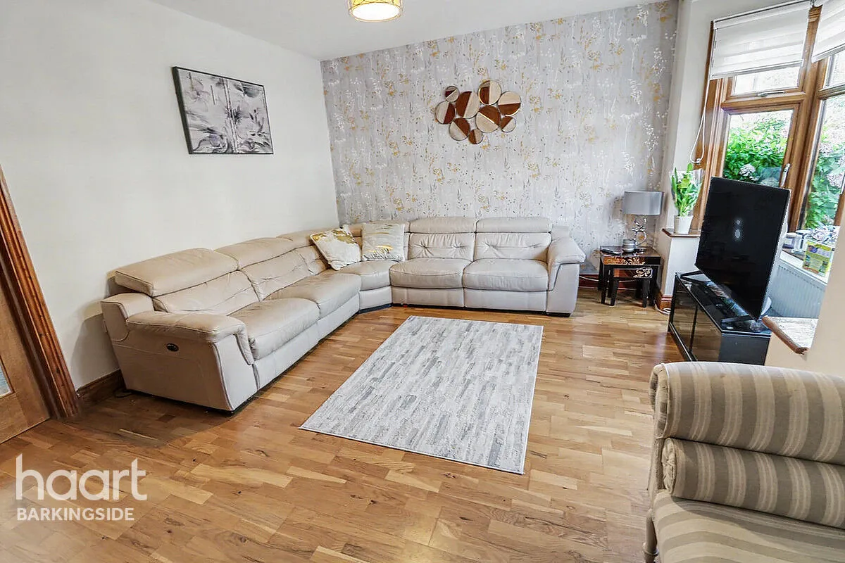 Warren Road, Barkingside, IG6, photo 4