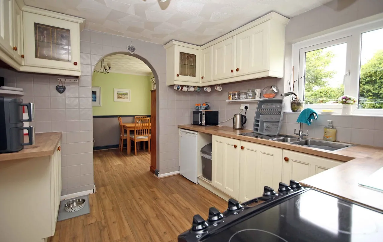 Roe Buck Estate, Llanfachraeth, photo 6