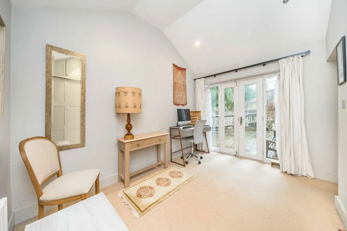 St. Margarets Road, TW1, photo 5