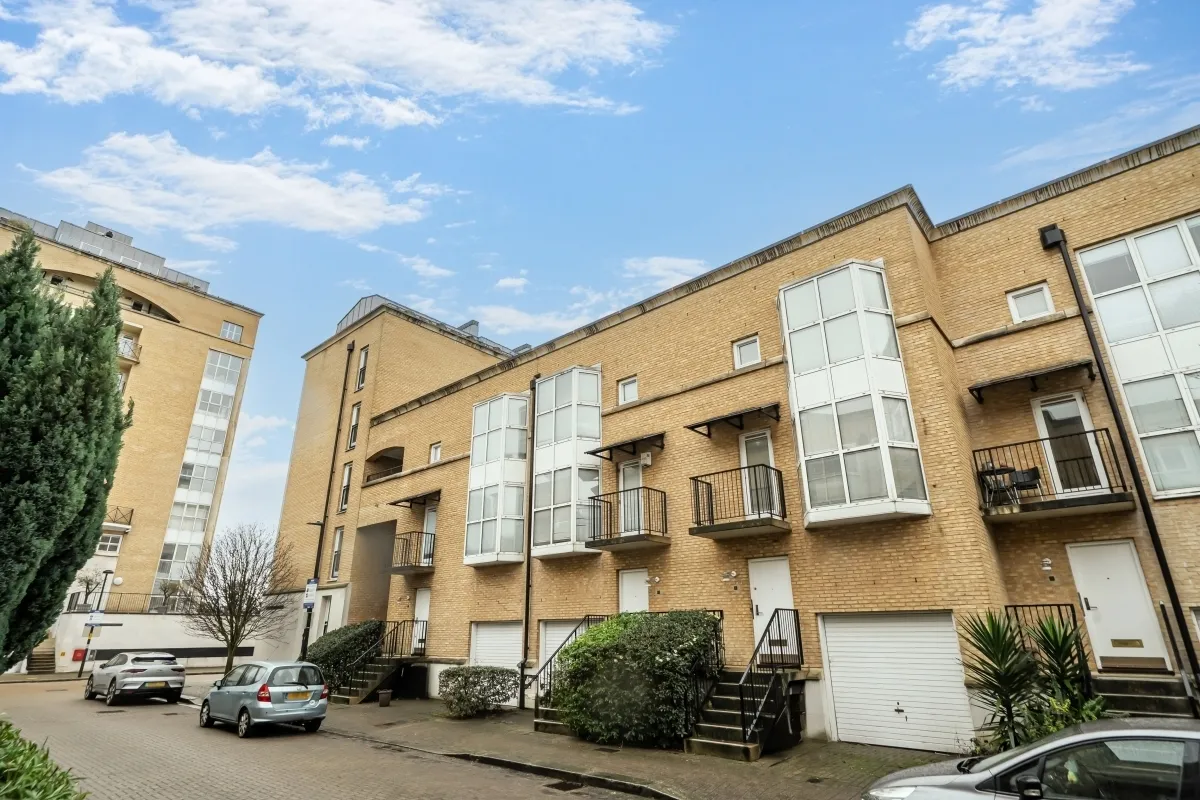 Queen Of Denmark Court, Rotherhithe, ..., photo 11