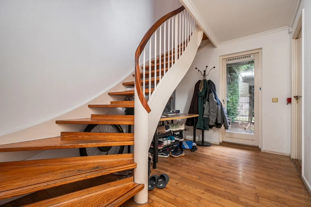 Queen Of Denmark Court, Rotherhithe, ..., photo 6