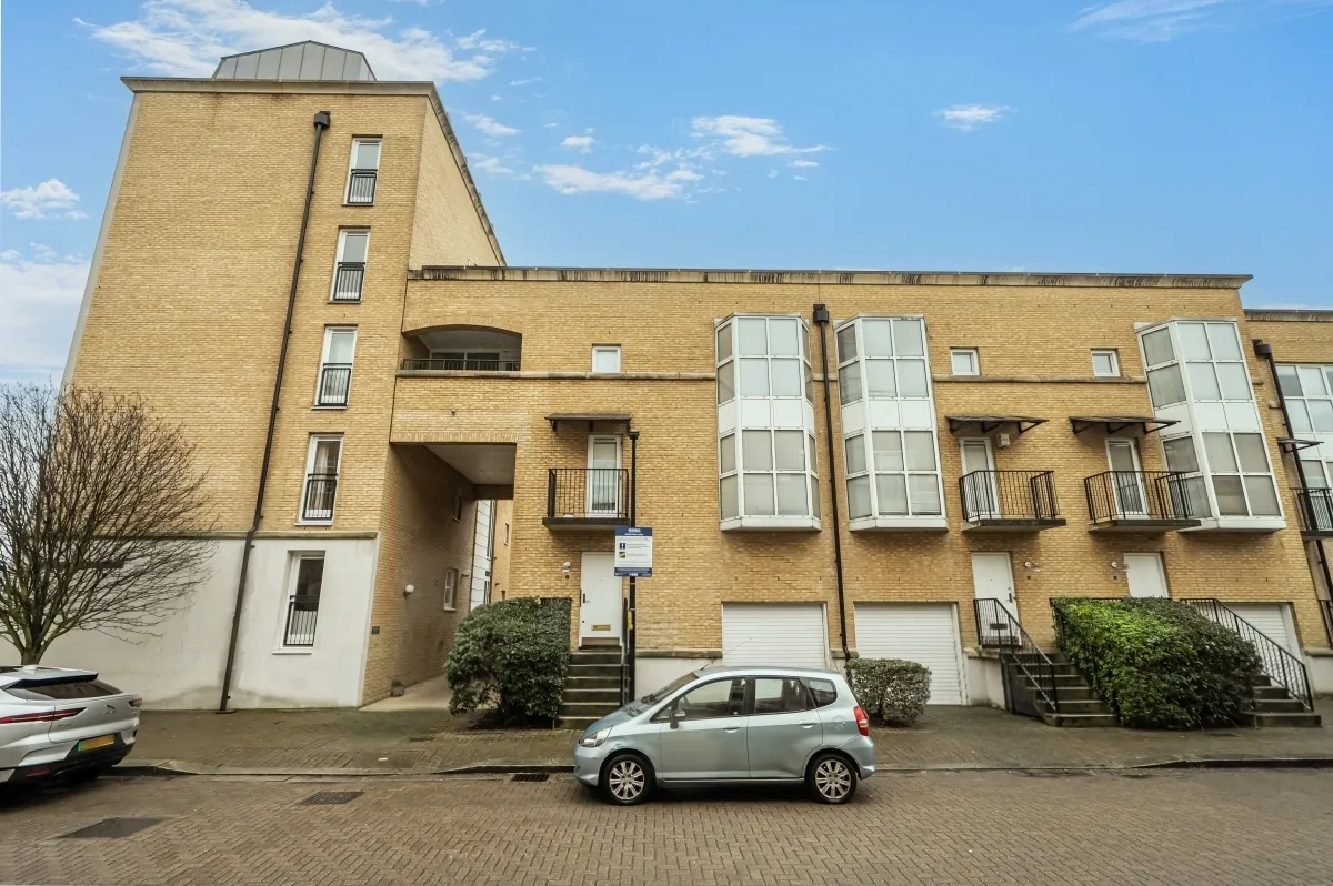 Queen Of Denmark Court, Rotherhithe, ..., photo 12