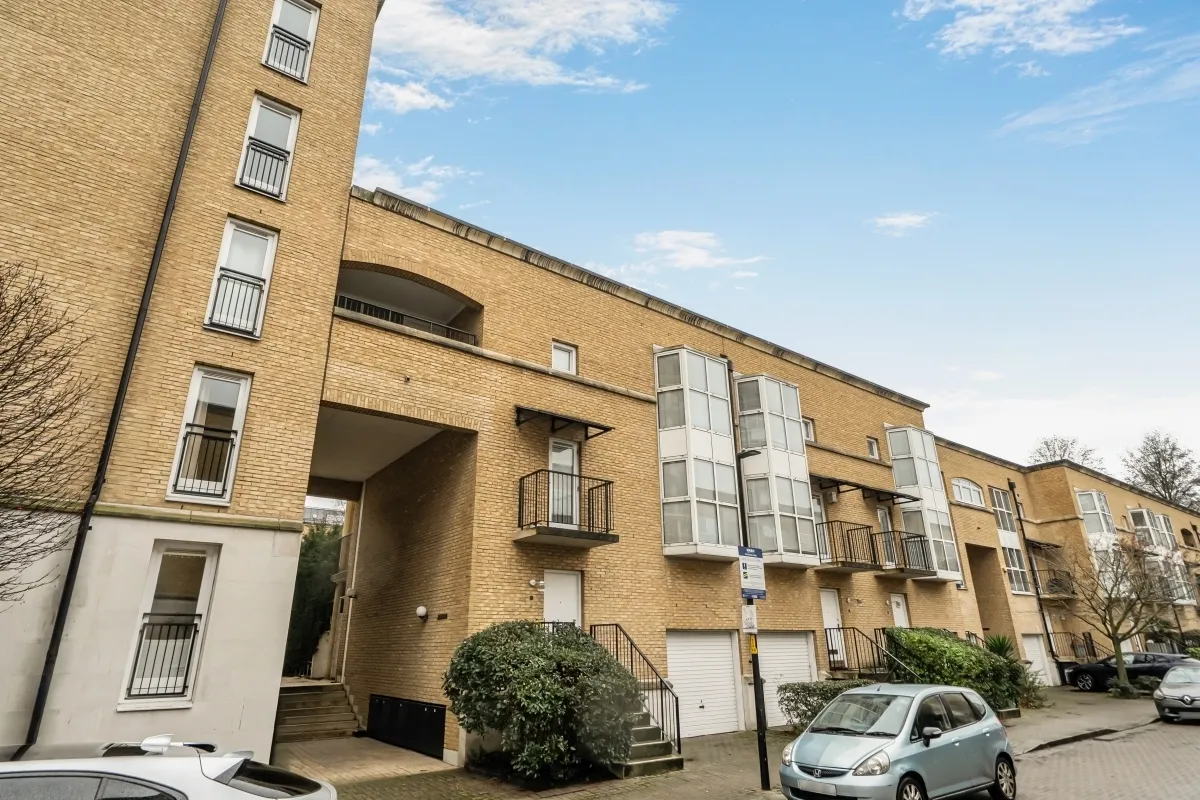 Queen Of Denmark Court, Rotherhithe, ..., photo 10