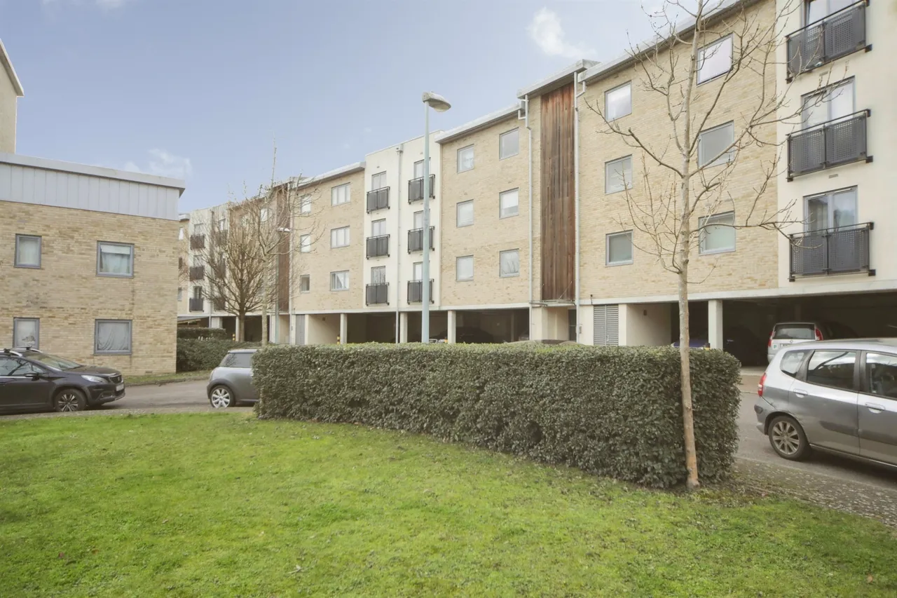 2 bed flat for sale — Forum Court, Bury St. Edmunds