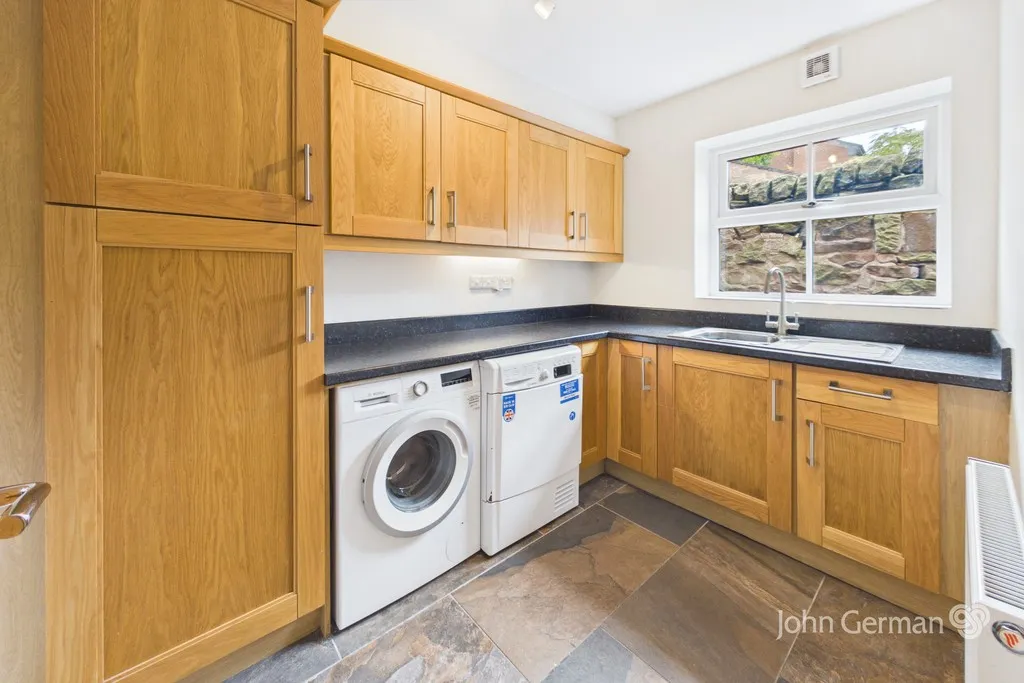 Saltersford Lane, Alton, photo 11