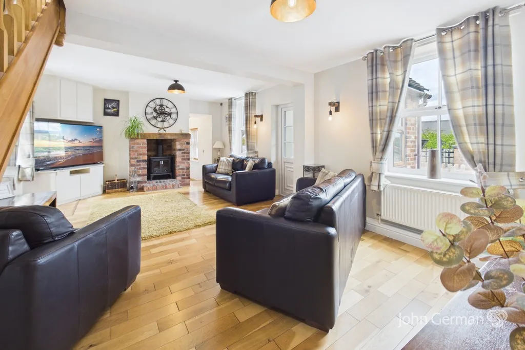 Saltersford Lane, Alton, photo 9