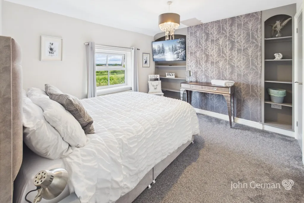 Saltersford Lane, Alton, photo 14