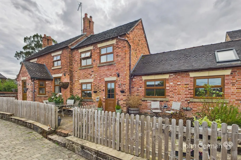 Saltersford Lane, Alton, photo 32
