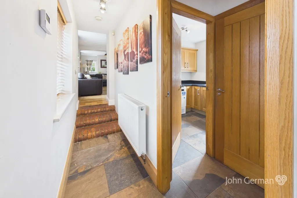 Saltersford Lane, Alton, photo 10