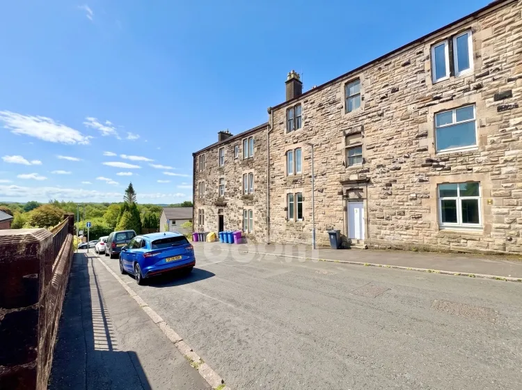 Avils Hill, Kilbirnie, KA25, photo 8