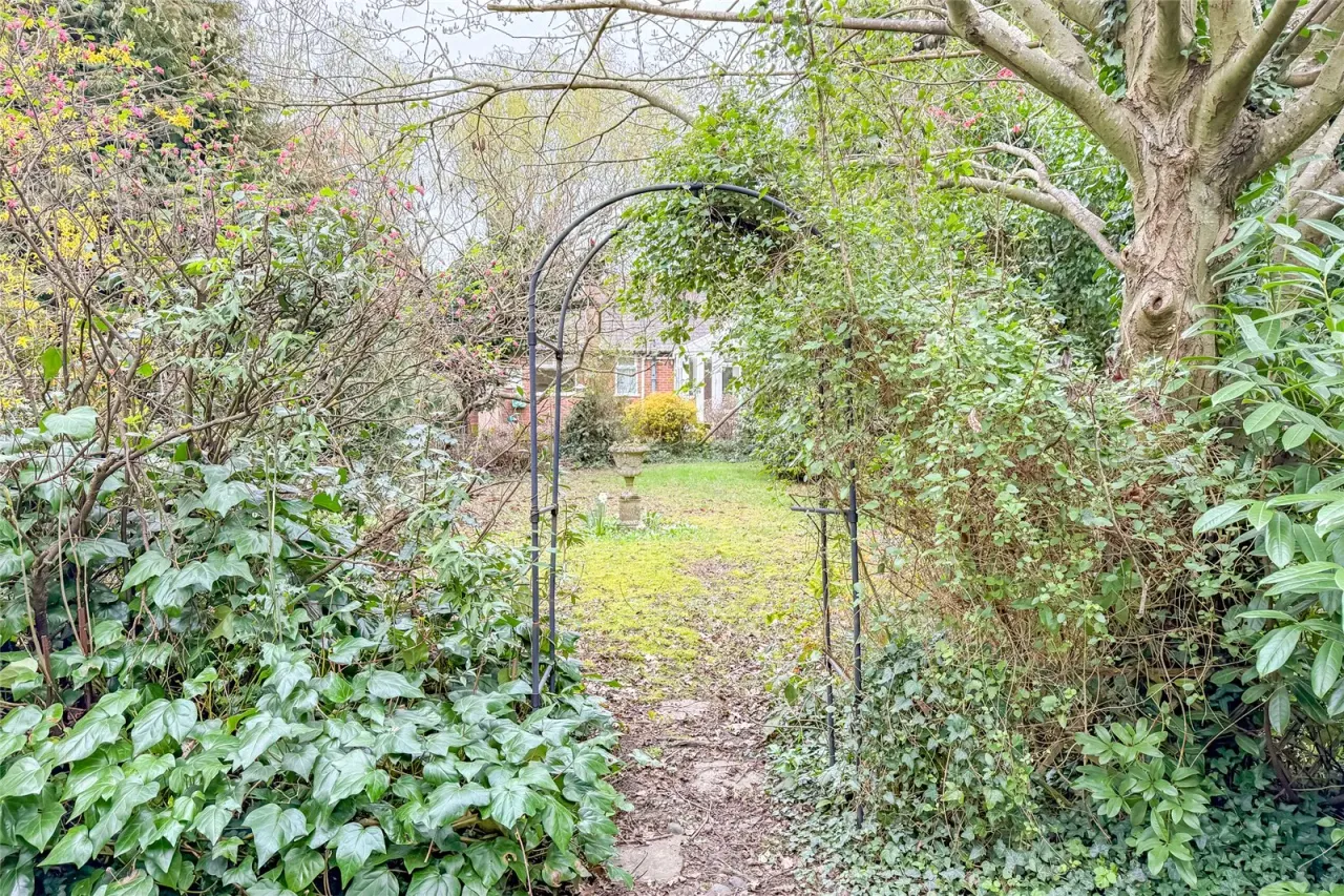 Hollybush Avenue, St. Albans, Hertfordshire, AL2 3AE, photo 11