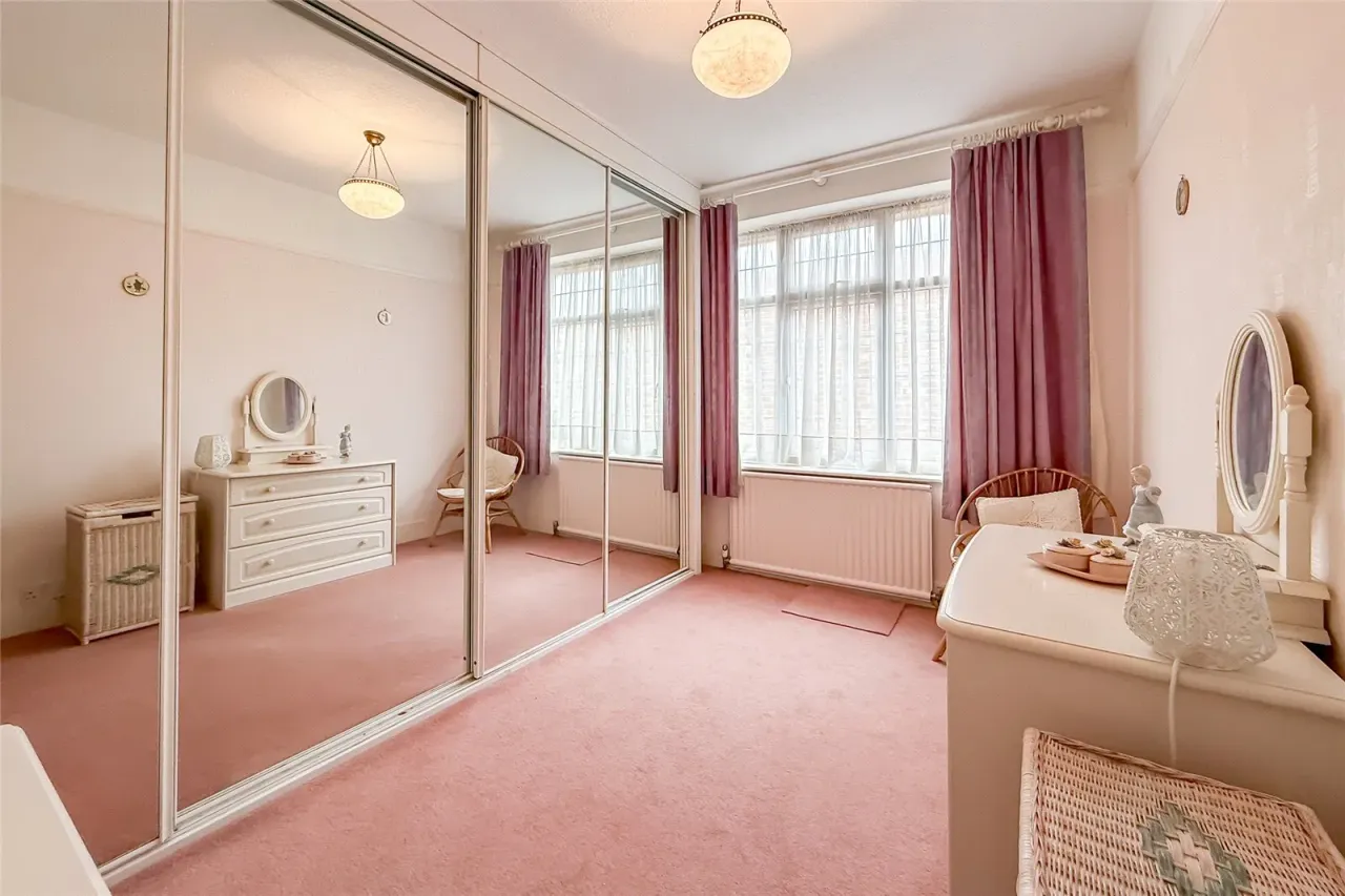 Hollybush Avenue, St. Albans, Hertfordshire, AL2 3AE, photo 7