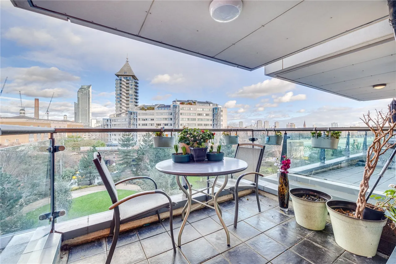 2 bed flat for sale, Harbour Reach, Imperial Wharf, SW6