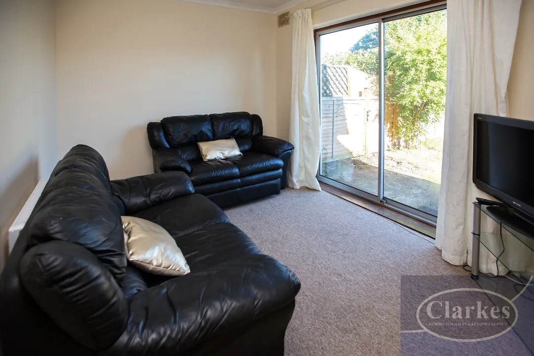 Mossley Avenue, Wallisdown, photo 4