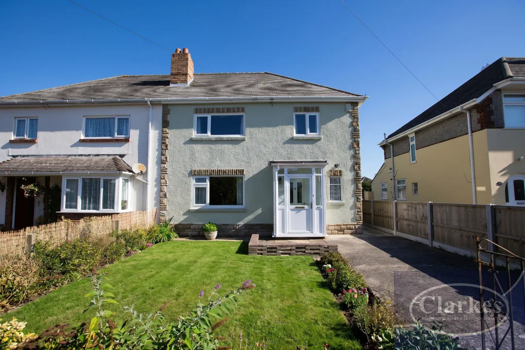 4 bed house to rent, Mossley Avenue, Wallisdown